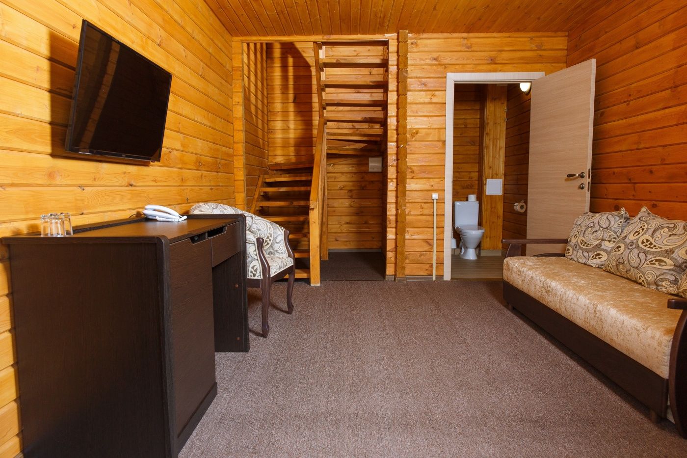Клуб-отель «Золотой берег» Краснодарский край 2-уровневый деревянный коттедж, фото 6