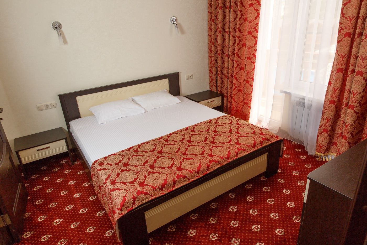 Клуб-отель «Золотой берег» Краснодарский край 2-комнатный люкс, фото 3