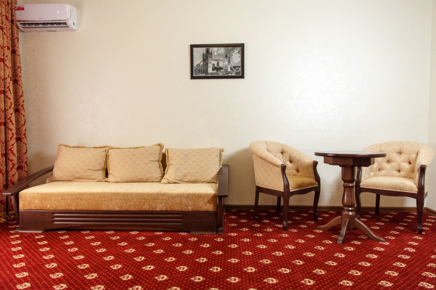 Клуб-отель «Золотой берег» Краснодарский край 2-комнатный люкс, фото 9