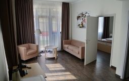  Otel «Rosa Ski Inn» Krasnodar Krai Apartamentyi 4-komnatnyie 6-mestnyie