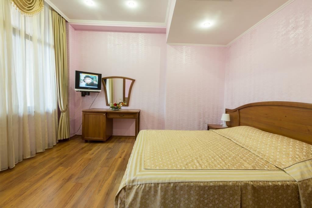  Отель «Тройка» Краснодарский край Номер "Люкс" 3-комнатный , фото 3