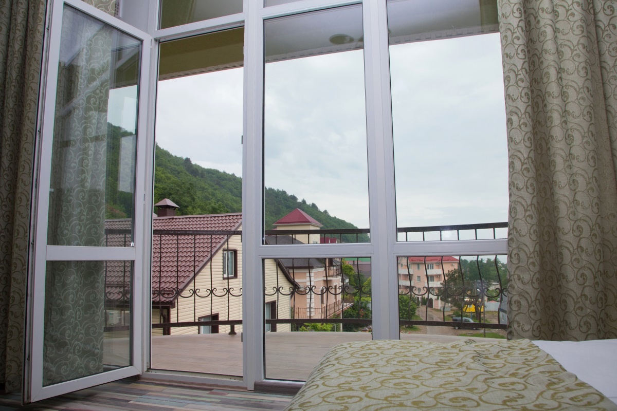 Гостевой дом «Лаванда Небуг» Краснодарский край 2-местный номер с балконом, фото 5