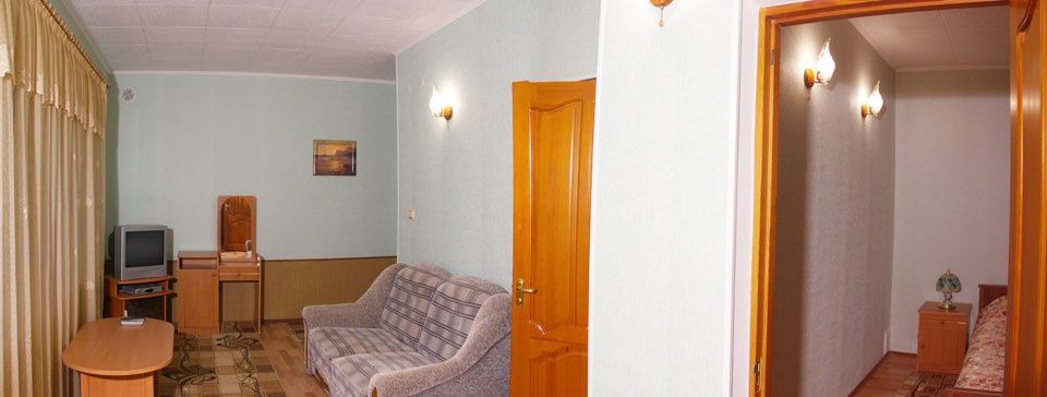 Гостиница «Качинская» Республика Крым Номер «Люкс» на 1 этаже коттеджа, фото 4