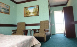 Hotel «Kachinskaya» Republic Of Crimea Nomer «Polulyuks» na 2 etaje glavnogo korpusa, фото 2_1