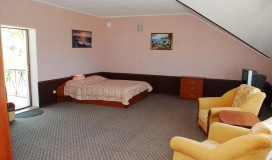 Hotel «Kachinskaya» Republic Of Crimea Nomer «Polulyuks» na 2 etaje kottedja