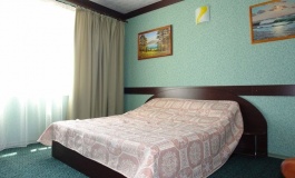 Hotel «Kachinskaya» Republic Of Crimea Nomer «Polulyuks» na 2 etaje glavnogo korpusa