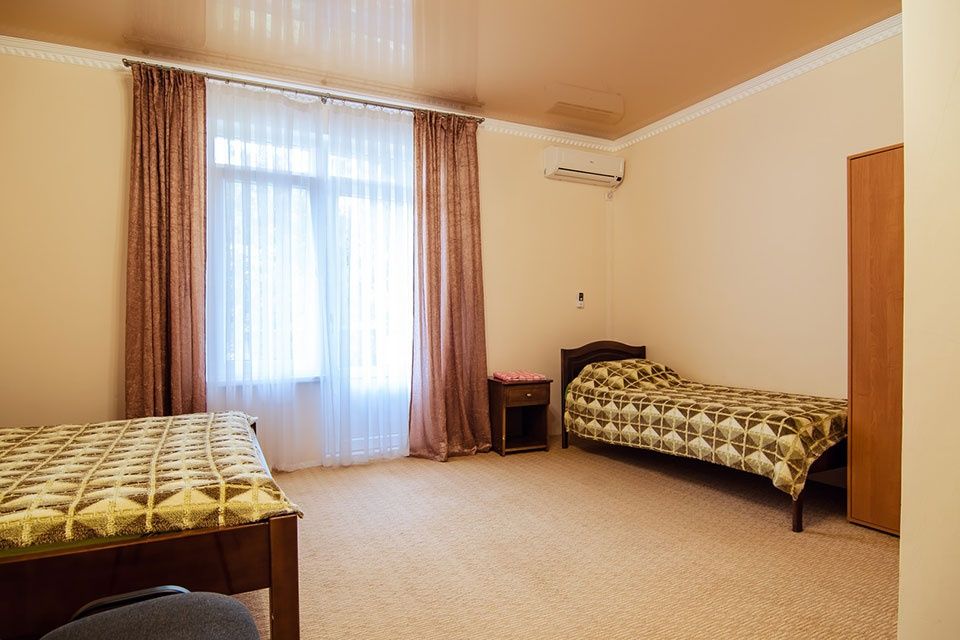  Отель «Горец» Республика Крым Номер в гостинице, фото 2