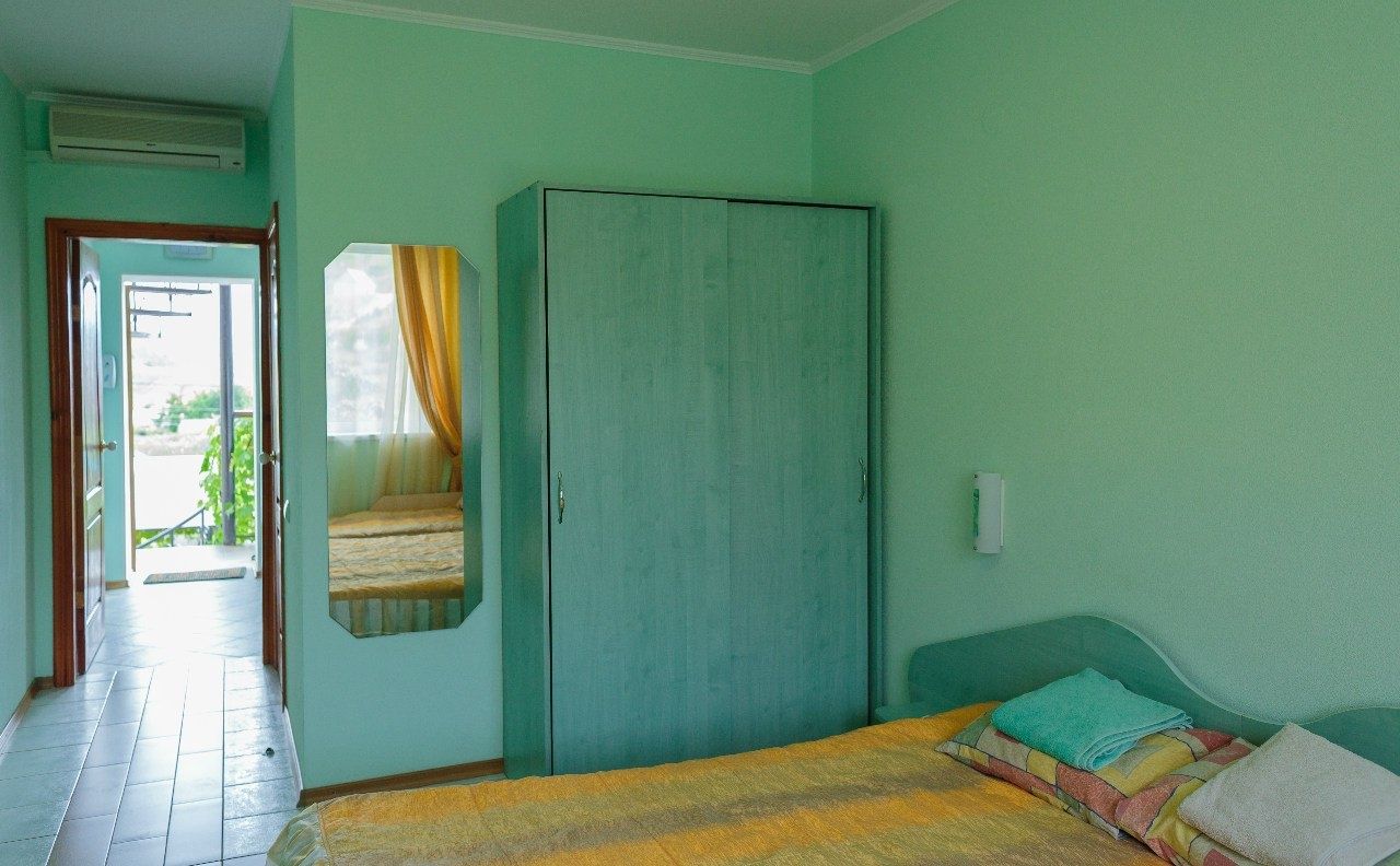 Гостевой дом «Славия» Республика Крым Номер 3-местный , фото 5