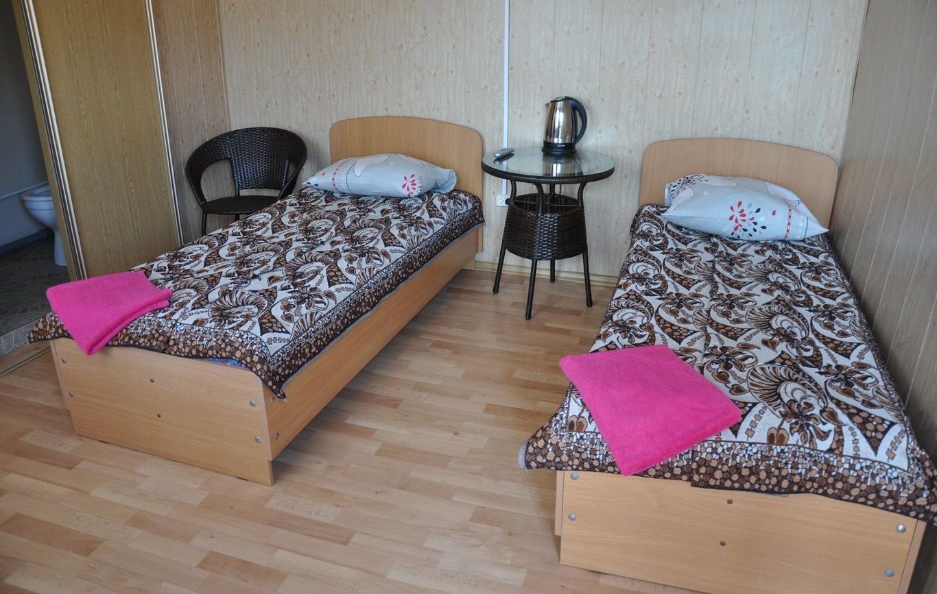 База отдыха «Оазис у моря» Приморский край Номер 2-местный в коттедже-гостинице, фото 1