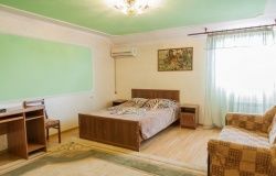 Гостиница «Вита» Ставропольский край Номер «Стандарт Плюс» 4-местный с двумя кроватями и диванами