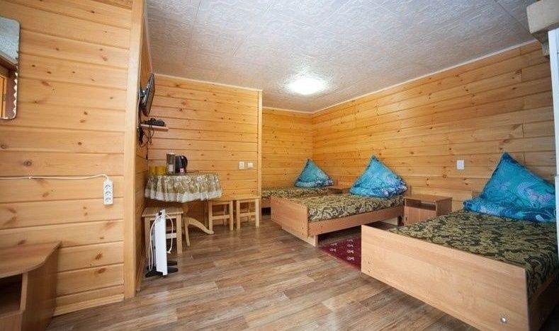  Отель «Русский дом» Иркутская область Комната с тремя кроватями , фото 2