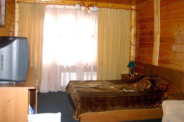 База отдыха «Избушка» Саратовская область 4-местный номер (гостиница на воде), фото 1