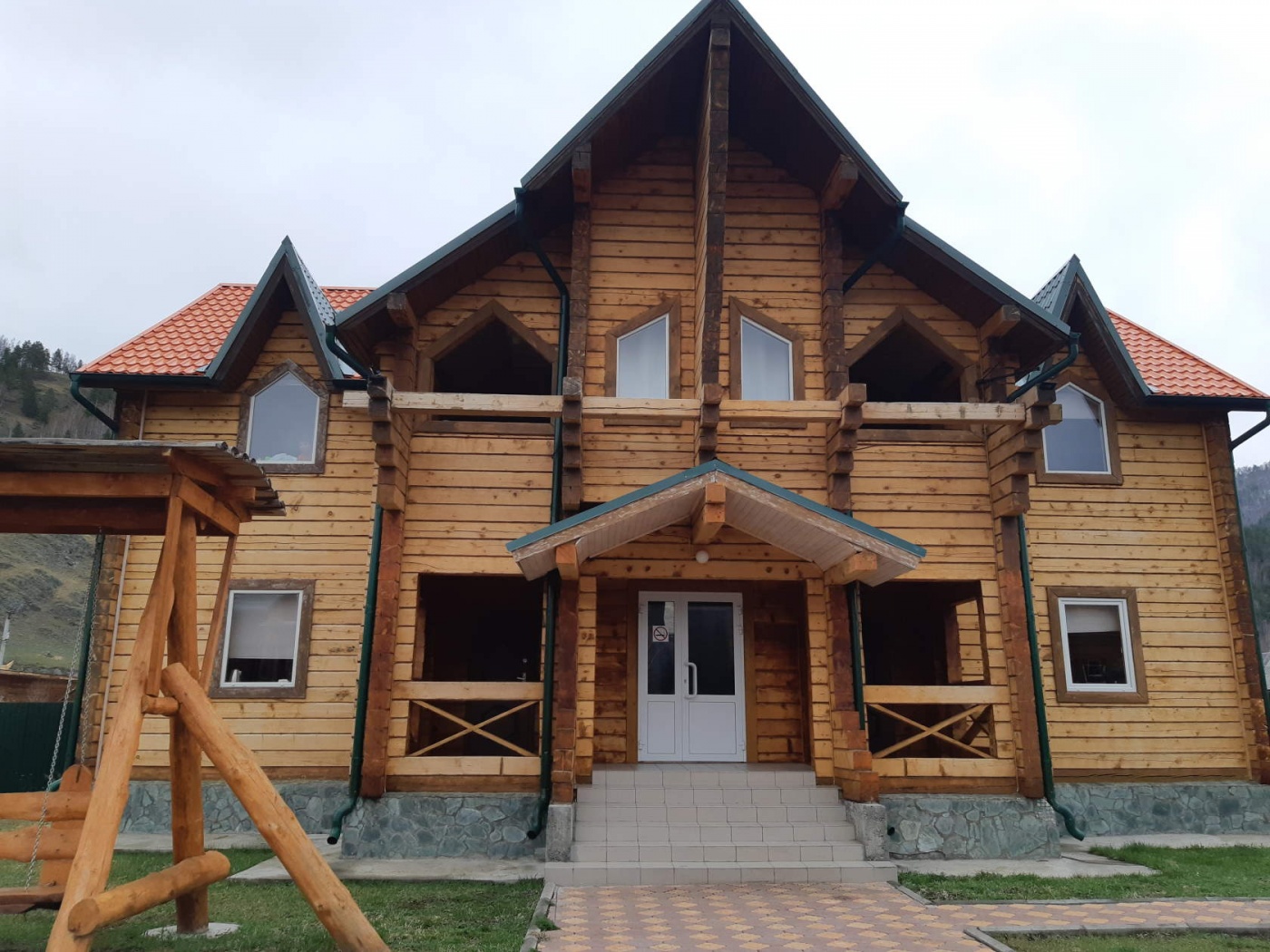 Туристический комплекс «Ной» Республика Алтай Коттедж 4-местный с кухней, фото 1