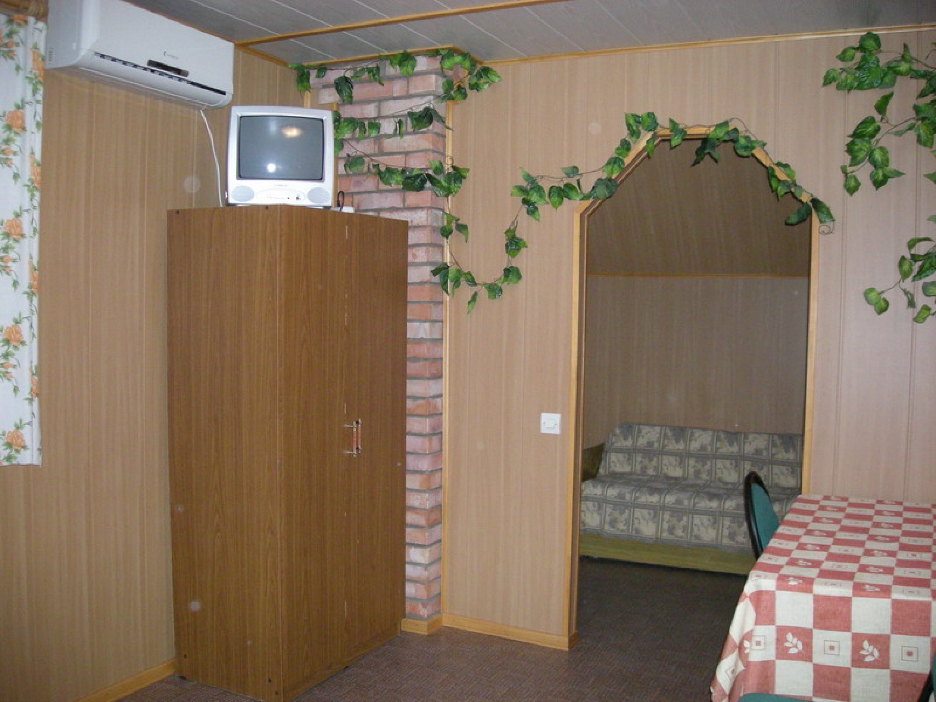 База отдыха «Усадьба Дубрава» Саратовская область Кают-компания (№4 2-х комнатный 2-х местный номер) , фото 2