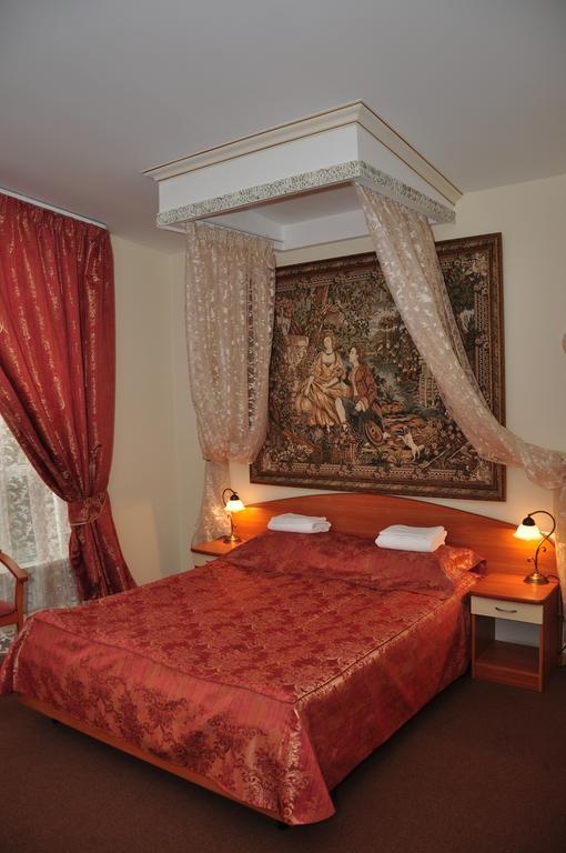  Отель «Натали» Ленинградская область Номер «Семейный» с одной кроватью, фото 1