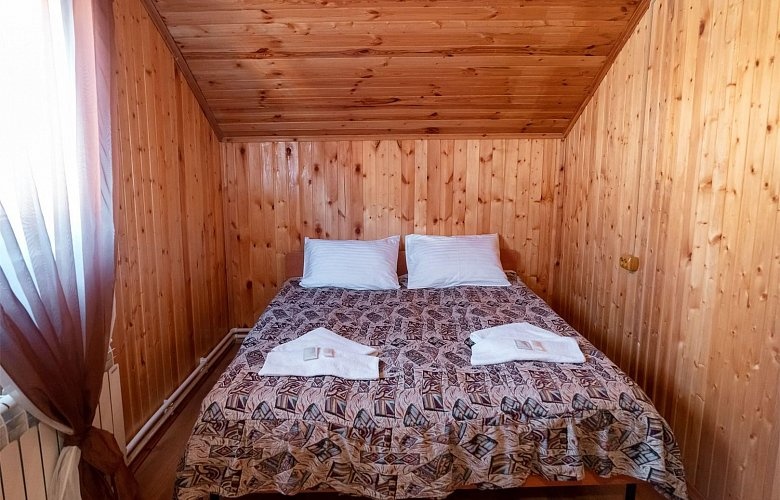 Пансионат «Аллюр» Карачаево-Черкесская Республика Шестиместное шале с двумя спальнями, фото 2