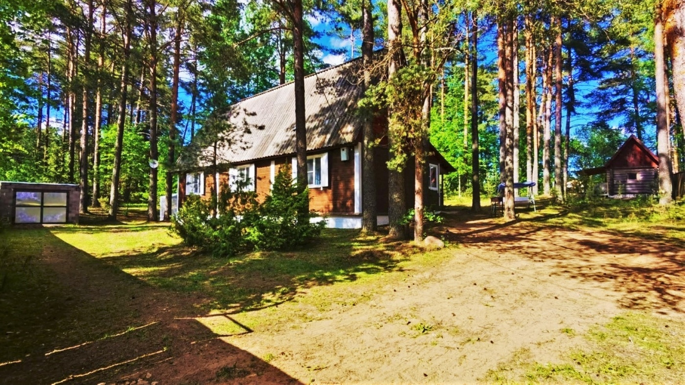 База отдыха «Чайка-Селигер» Тверская область Дом с камином и баней правая сторона, фото 1
