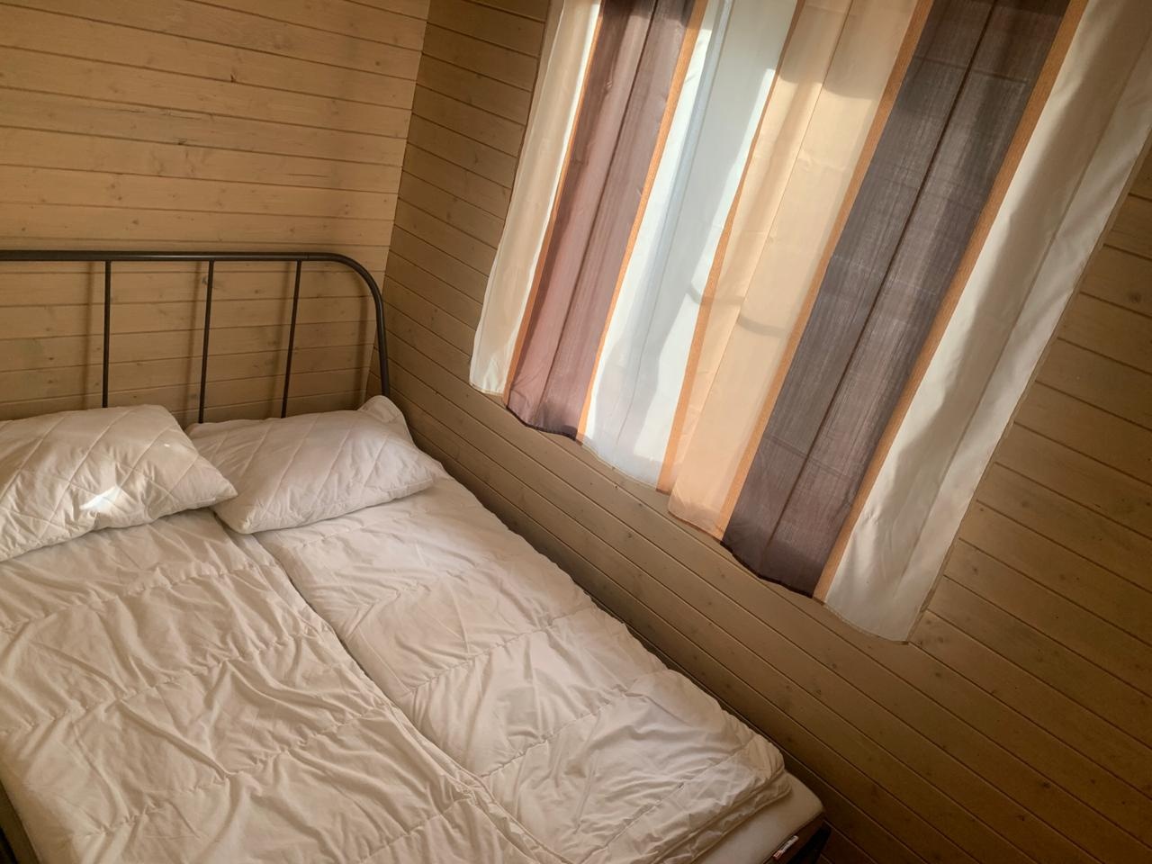 База отдыха «Dream House» Ленинградская область Коттедж с двумя спальнями, фото 1