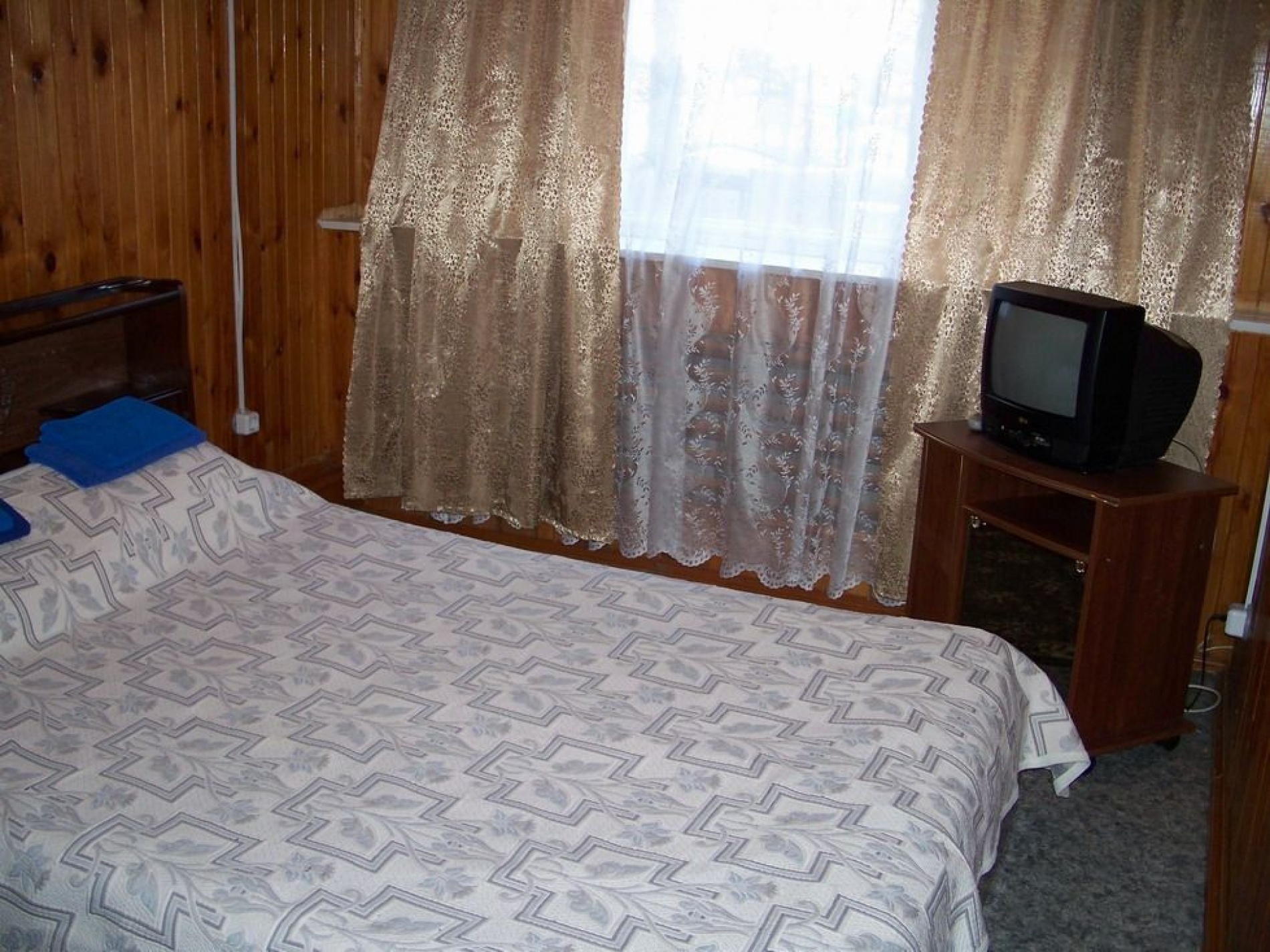 База отдыха "Верхний Бор" Тюменская область Гостиница "Сосновая" номер 2-местный 2-комнатный , фото 3