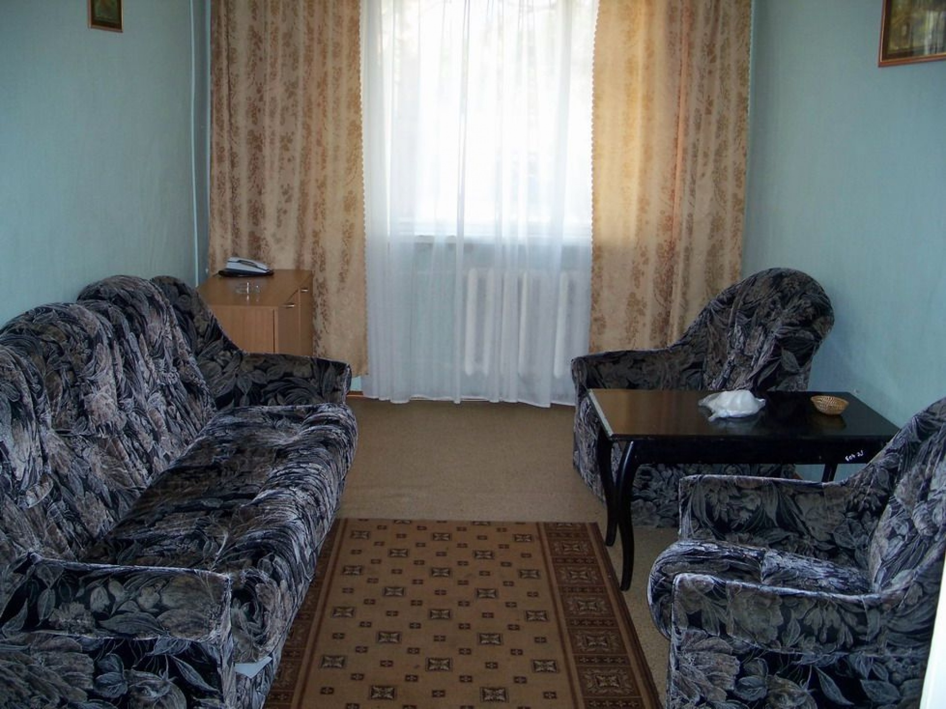 База отдыха "Верхний Бор" Тюменская область Гостиница "Сосновая" номер 4-местный 2-комнатный , фото 3