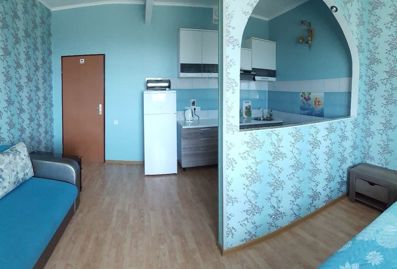 Гостевой дом «Адмирал» Республика Крым Двухкомнатные апартаменты с кухней, фото 10
