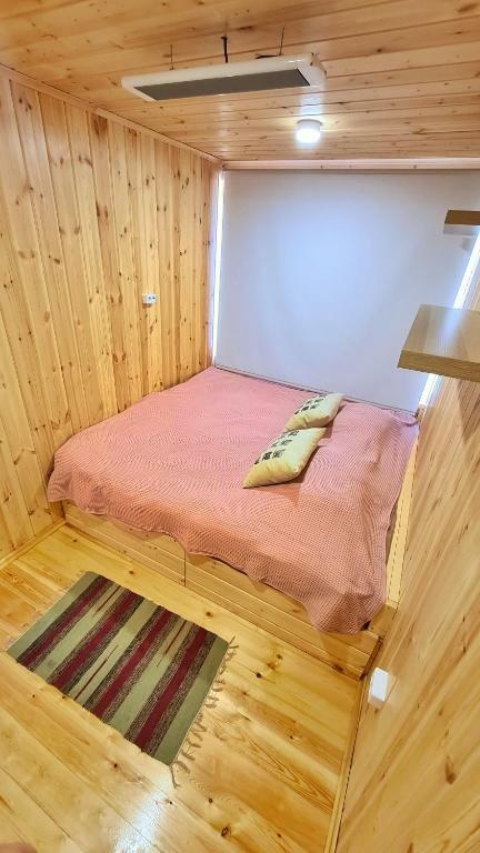 База отдыха «Айбарка» Республика Алтай Апартаменты с двумя спальнями и общей ванной, фото 5
