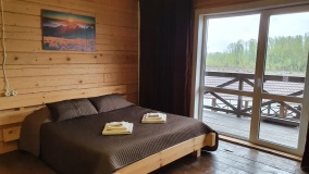 Guest house «Hijina» Altai Krai Semeynyiy s balkonom i vidom na Katun