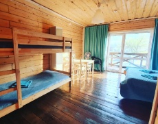 Guest house «Hijina» Altai Krai Semeynyiy nomer s balkonom