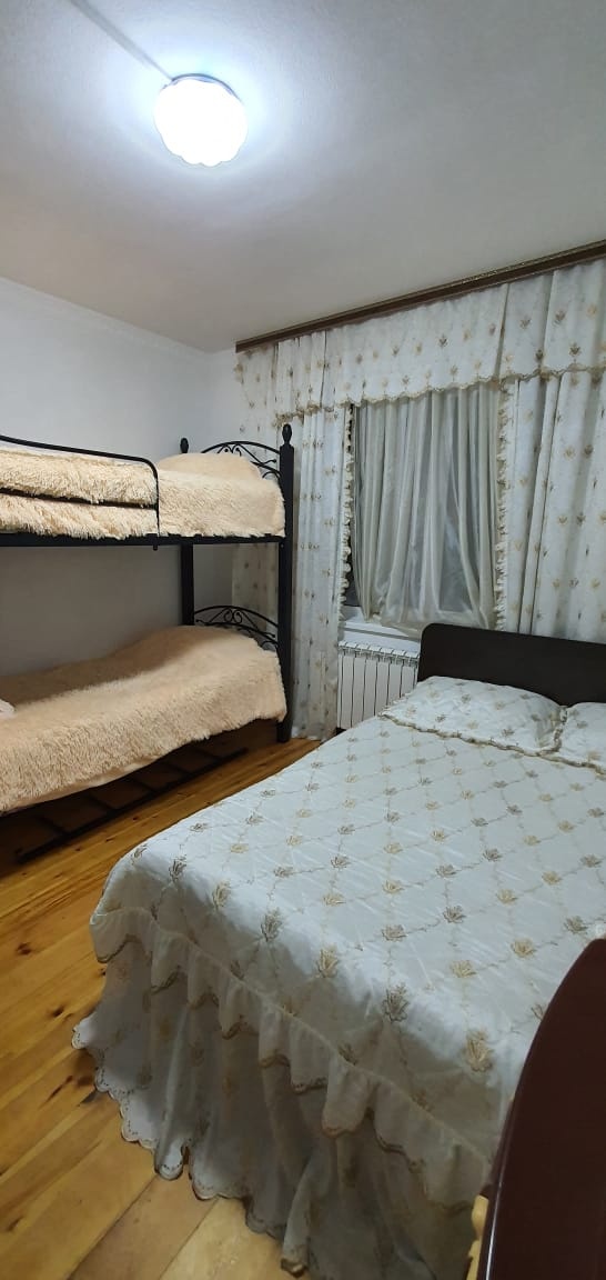 Комплекс гостевых домов «Архыз Сити» Карачаево-Черкесская Республика 4-местный номер с общей ванной комнатой, фото 3