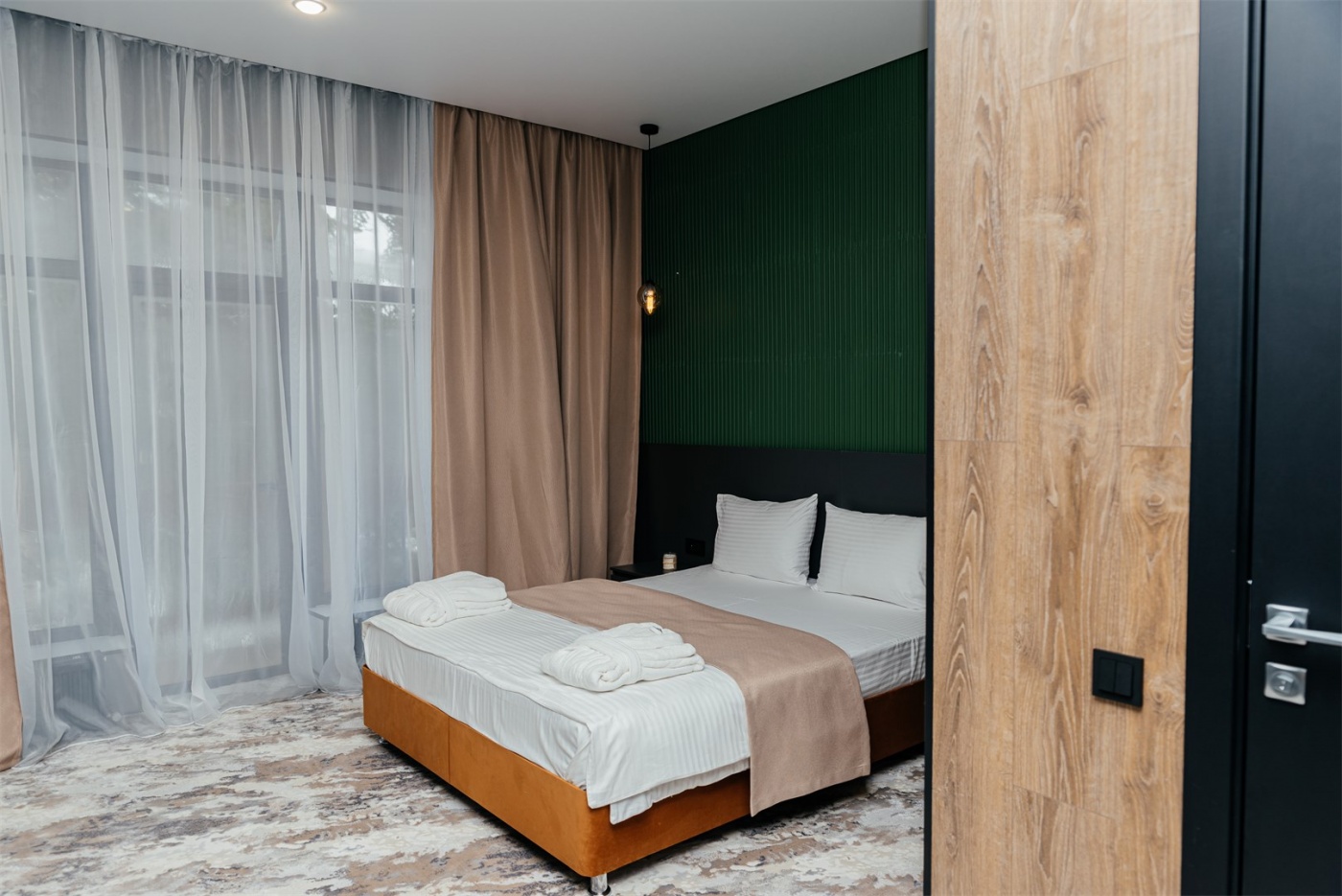 Отель «Dombay Winter Hall» Карачаево-Черкесская Республика Двухместный номер Комфорт, с 1 кроватью и дополнительной кроватью., фото 5