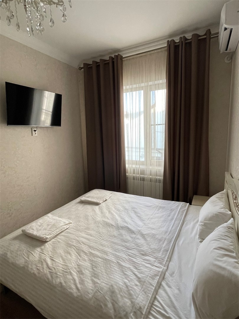 Отель «Атмосфера 3*» Республика Дагестан Классический улучшенный номер с двухспальной кроватью(King-size+), фото 14