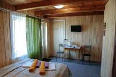 База отдыха «Чара» Иркутская область Дом с тремя спальнями, фото 3_2