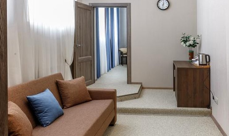  «Белый камень» санаторий Свердловская область Люкс Премиум 2-местный 2-комнатный (гостевой дом), фото 1