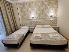 Курортный комплекс «Золотые пески» Краснодарский край Трехместный с видом на гостиницу