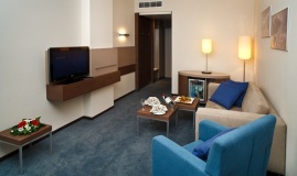 Отель «Ramada by Wyndham Yekaterinburg Hotel & Spa» Свердловская область Люкс 2-местный 2-комнатный, фото 3_2