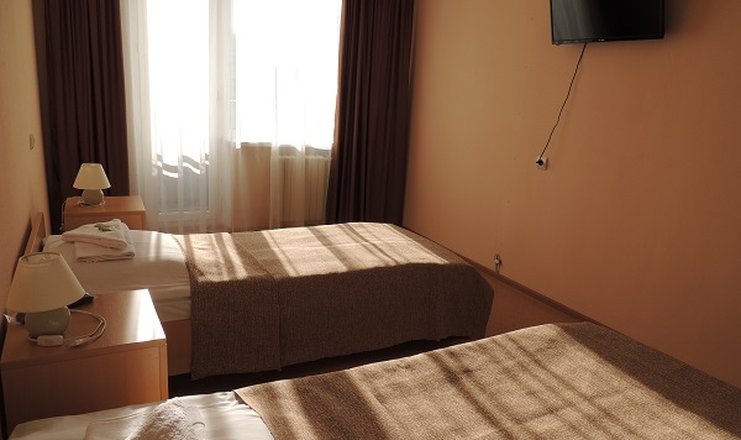  «Патриот» гостиница Калининградская область Улучшенный 3-местный 2-комнатный блок, фото 1